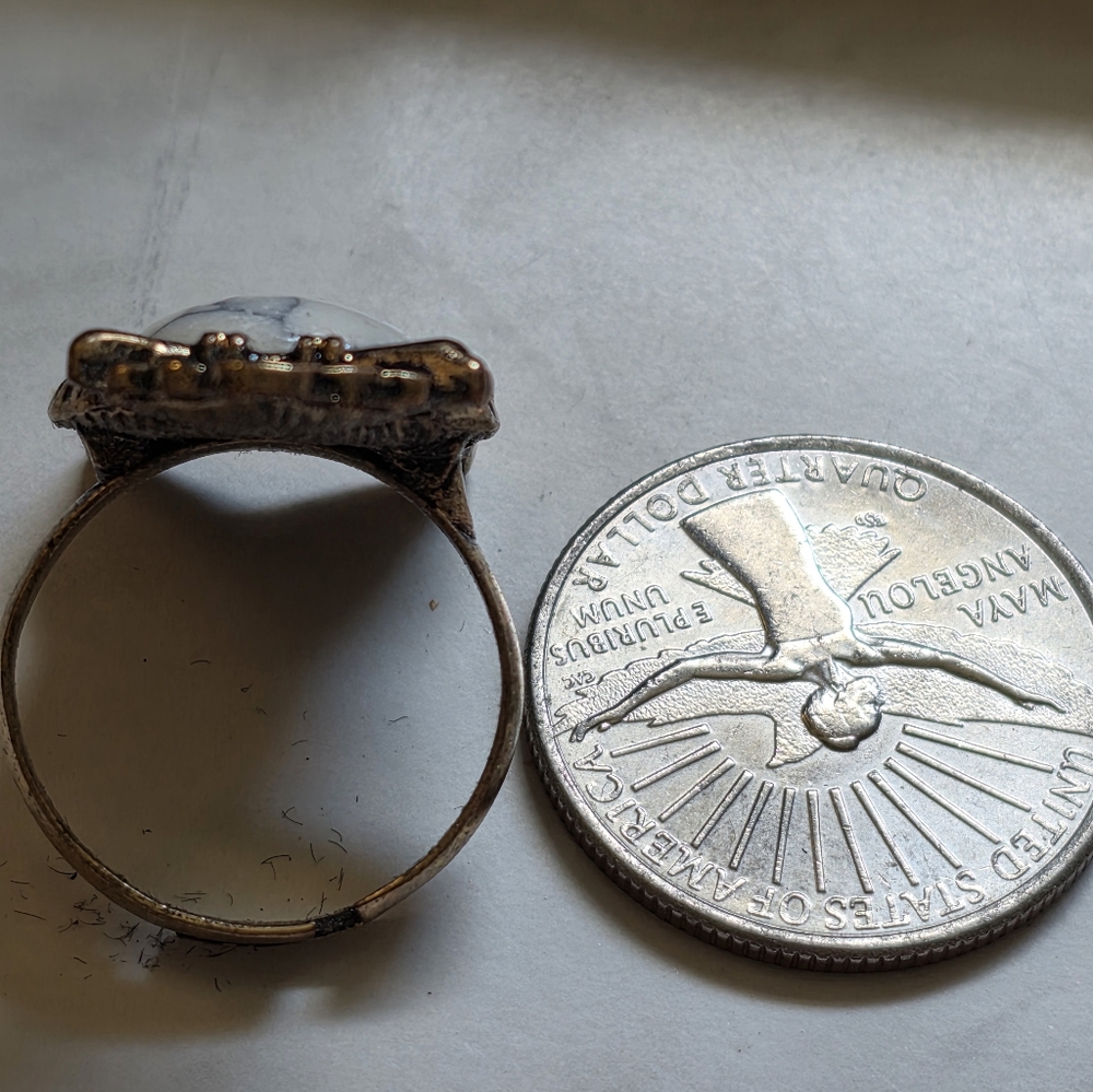 5 Gold Fun Costume Rings - Picture 5 of 14